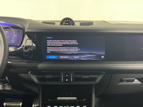Certified 2026 Porsche Cayenne Turbo GT AWD/4WD image 19