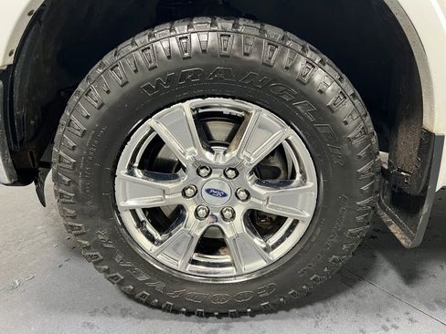 Used 2016 Ford F150 Lariat w/ Equipment Group 502A Luxury image 16