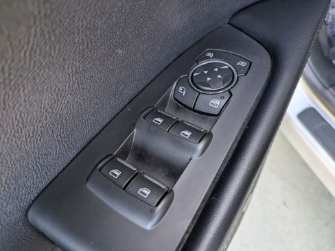 Used 2019 Lincoln Nautilus Premier image 19