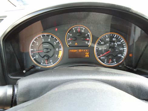 Used 2011 Nissan Titan SL w/ SL Technology Pkg AWD/4WD image 14