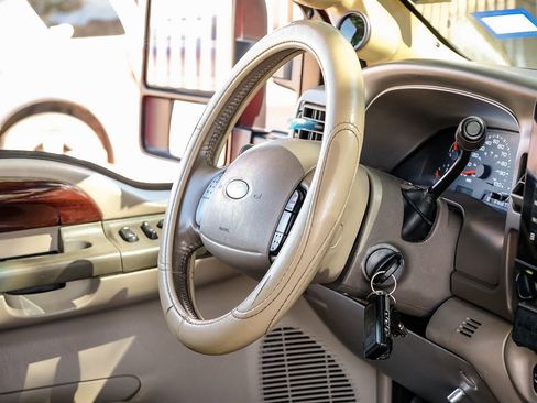 Used 2004 Ford Excursion Eddie Bauer image 11