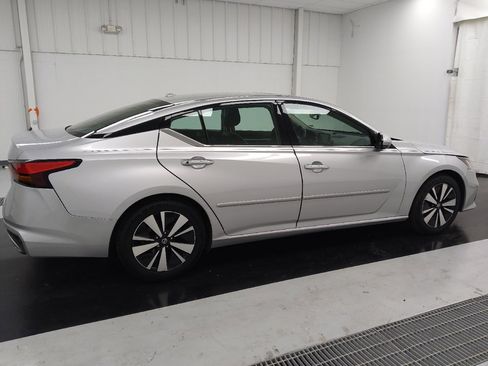 Used 2019 Nissan Altima 2.5 SL FWD image 10