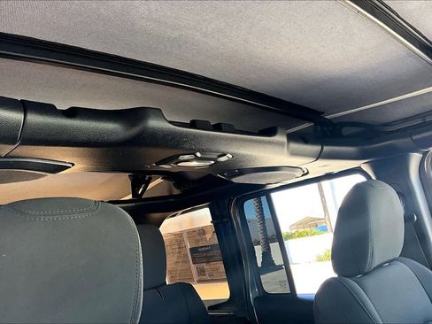 Used 2018 Jeep Wrangler Unlimited Sport S image 13