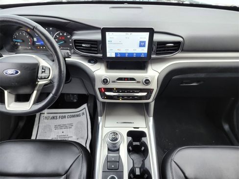 Certified 2022 Ford Explorer XLT w/ Equipment Group 202A image 14