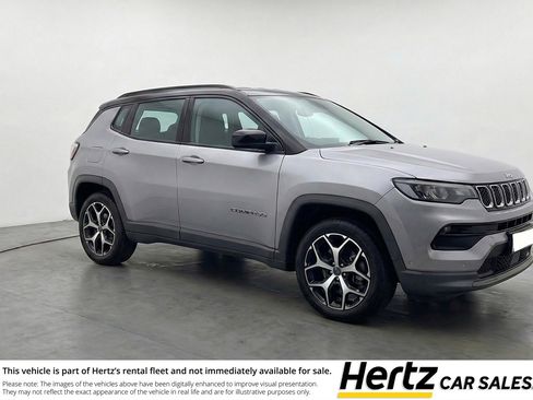 Used 2025 Jeep Compass Limited image 1