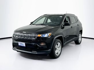 Used 2022 Jeep Compass Latitude image 1