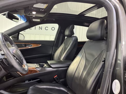 Used 2019 Lincoln Nautilus Reserve image 8