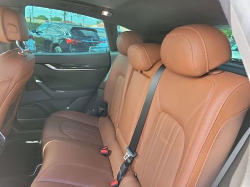 Used 2018 Maserati Levante AWD/4WD image 14