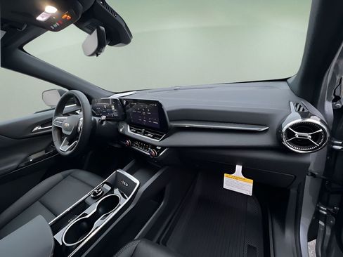 New 2026 Chevrolet Equinox LT w/ Convenience Package II image 27