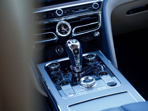 Certified 2023 Bentley Flying Spur W12 image 35