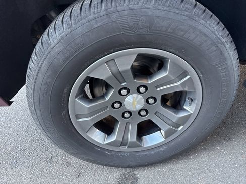 Used 2019 Chevrolet Tahoe LS AWD/4WD image 14