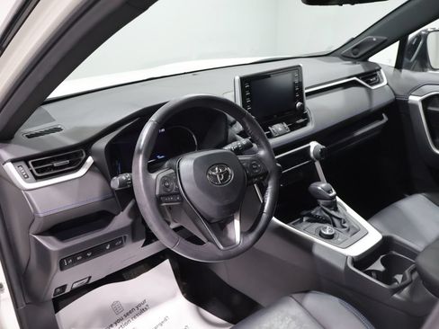 Used 2021 Toyota RAV4 XSE AWD/4WD image 16
