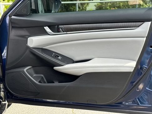Used 2020 Honda Accord EX image 23