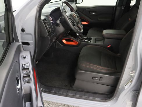 Used 2024 Nissan Frontier Pro-X RWD image 14