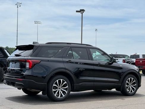 Certified 2025 Ford Explorer ST-Line AWD/4WD image 39