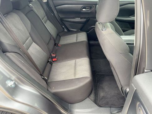 Used 2024 Nissan Rogue SV image 27