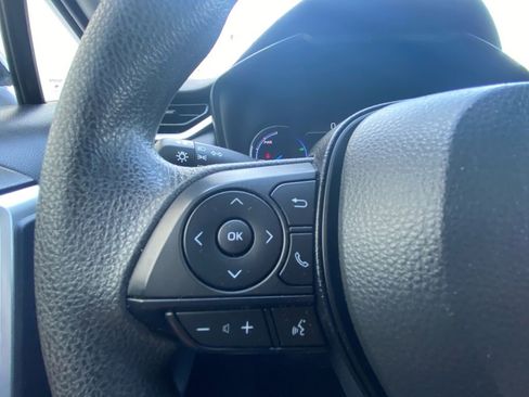 Used 2025 Toyota RAV4 LE AWD/4WD image 13