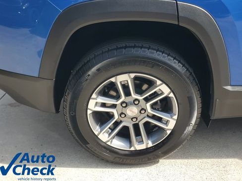 Used 2025 GMC Terrain Elevation AWD/4WD image 8