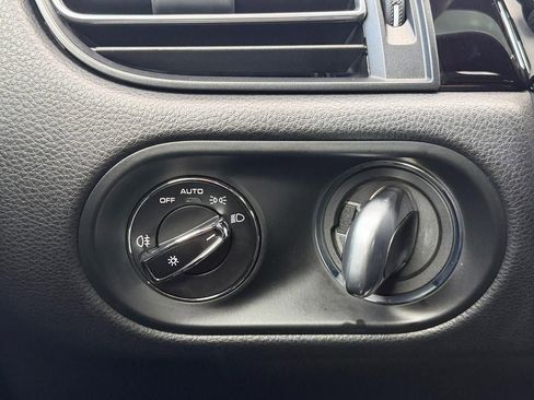 Used 2021 Porsche Macan image 18