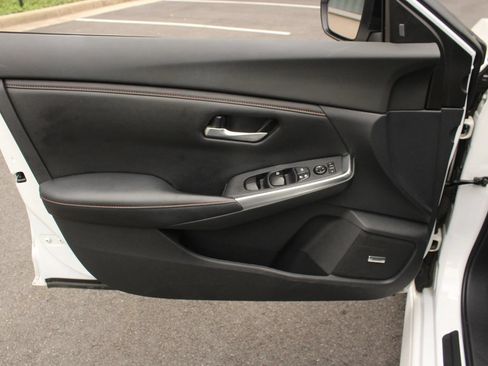 Used 2023 Nissan Sentra SR w/ SR Premium Package FWD image 15