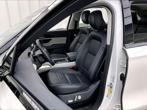 Used 2025 Lincoln Nautilus Premier w/ Equipment Group 102A AWD/4WD image 8