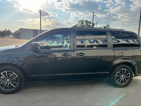 Used 2018 Dodge Grand Caravan GT FWD image 8