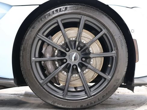 Used 2020 Aston Martin V8 Vantage Coupe RWD image 93