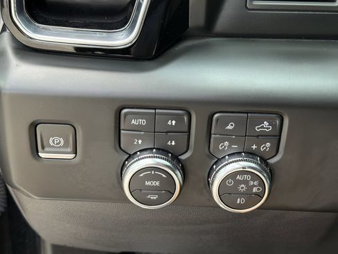 Used 2024 GMC Sierra 1500 Denali AWD/4WD image 13