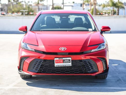 Certified 2025 Toyota Camry SE image 4