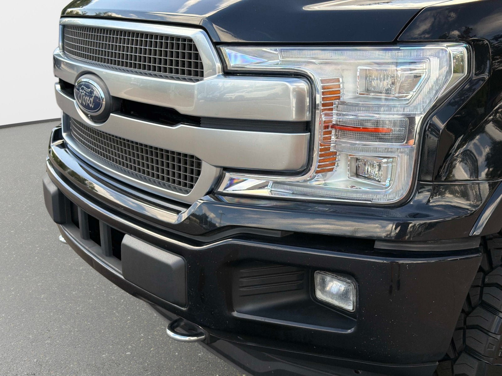 Used 2019 Ford F150 Platinum w/ Equipment Group 701A Luxury AWD/4WD image 9