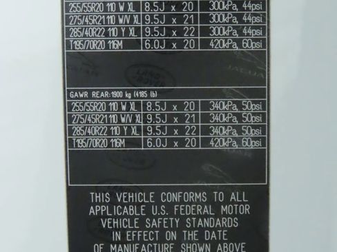Certified 2025 Land Rover Discovery S image 35