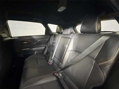 Used 2025 Toyota Crown Signia image 33