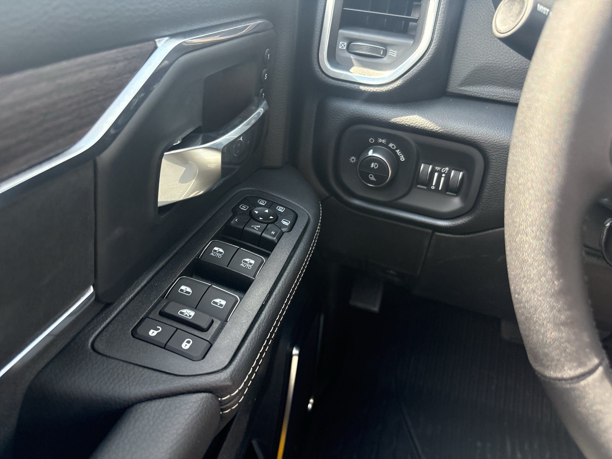 New 2027 RAM 3500 Laramie w/ Night Edition AWD/4WD image 17