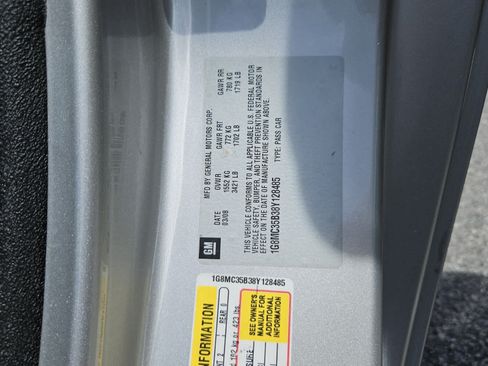 Used 2008 Saturn Sky RWD image 6