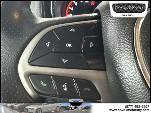 Used 2022 Dodge Durango SXT w/ Anodized Platinum Package AWD/4WD image 18