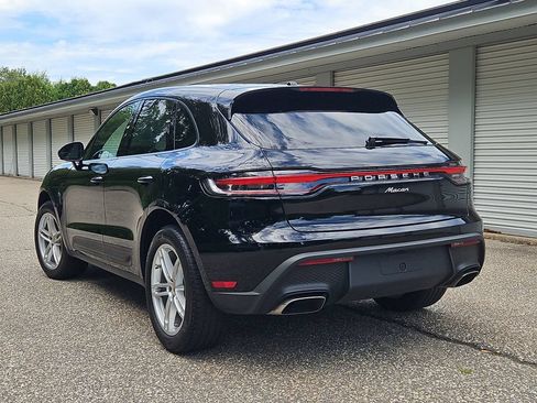 Used 2025 Porsche Macan AWD/4WD image 3