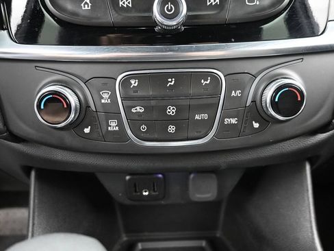 Used 2023 Chevrolet Traverse LT AWD/4WD image 21
