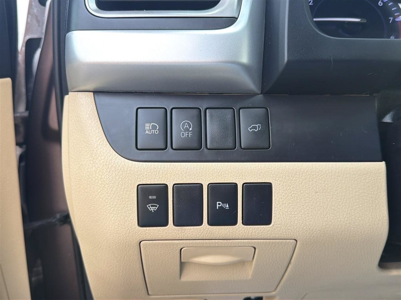 Used 2017 Toyota Highlander AWD V6 image 34