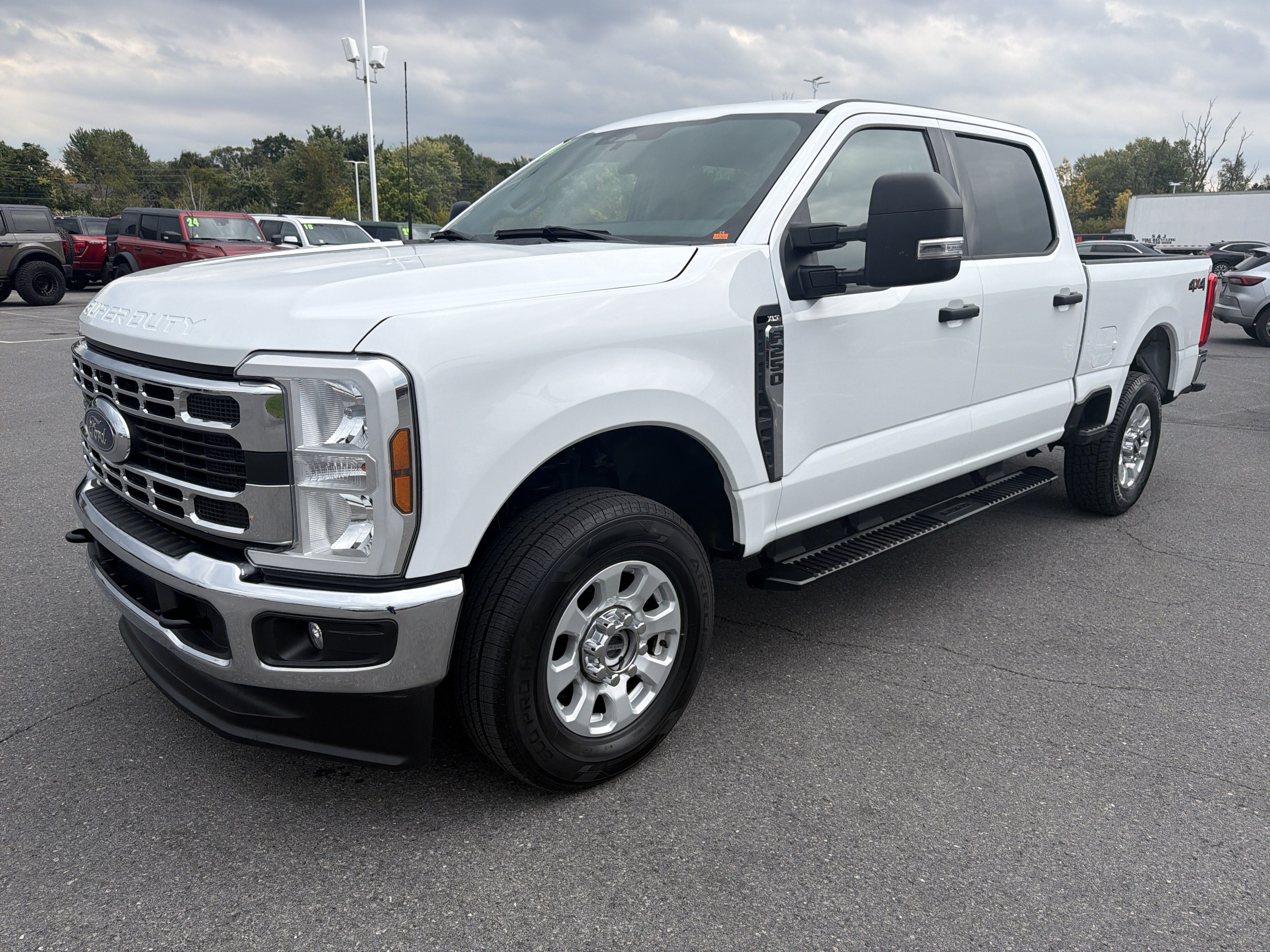 Used 2024 Ford F250 XLT AWD/4WD image 8