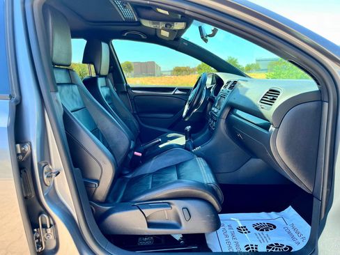 Used 2011 Volkswagen Golf 4-Door FWD image 22