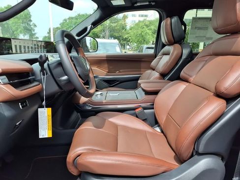 New 2026 Lincoln Navigator L Reserve AWD/4WD image 7