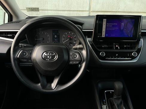 Used 2025 Toyota Corolla LE image 13