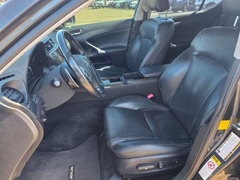 Used 2011 Lexus IS 250 AWD w/ Premium Pkg Value Edition image 4