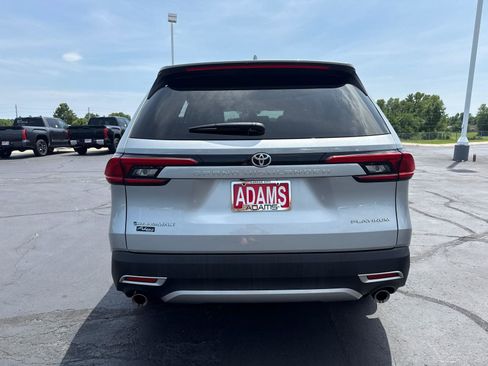 Used 2024 Toyota Grand Highlander AWD Hybrid image 7