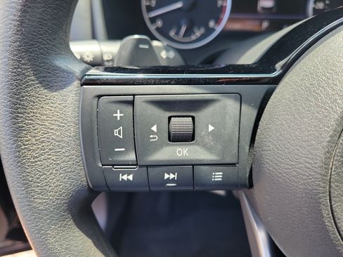 Certified 2023 Nissan Rogue SV FWD image 18