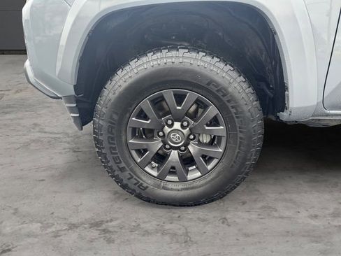 Certified 2020 Toyota Tacoma SR5 image 9