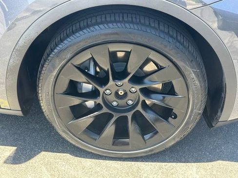 Used 2020 Tesla Model Y Long Range AWD/4WD image 14