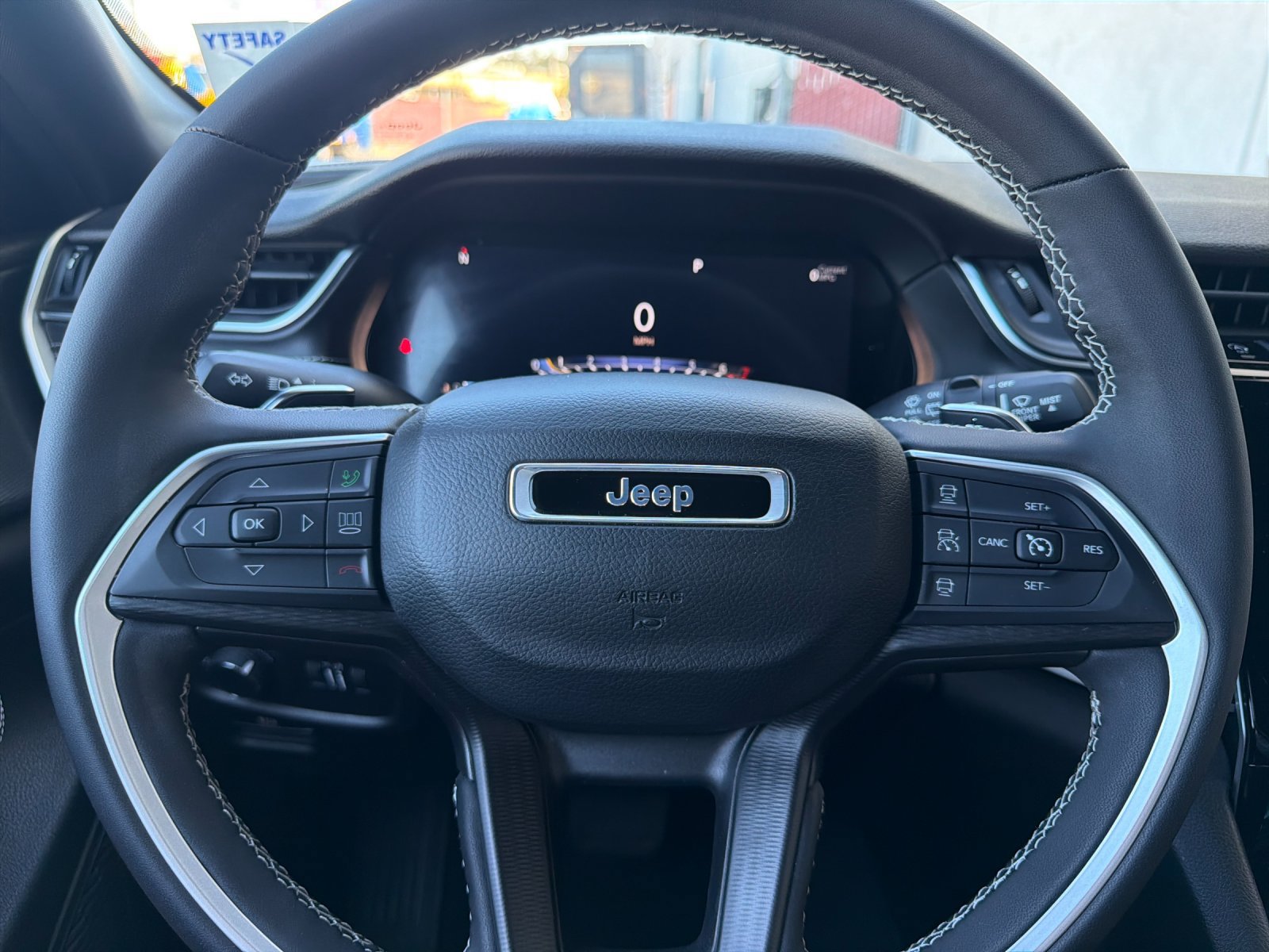 Used 2023 Jeep Grand Cherokee Altitude RWD image 27