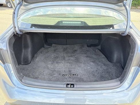 Used 2021 Toyota Corolla LE w/ Carpet Mat Package (TMS) FWD image 12