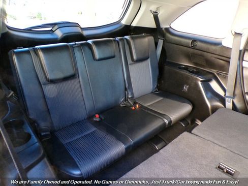 Used 2017 Toyota Highlander Plus w/ Carpet Mat Package image 23